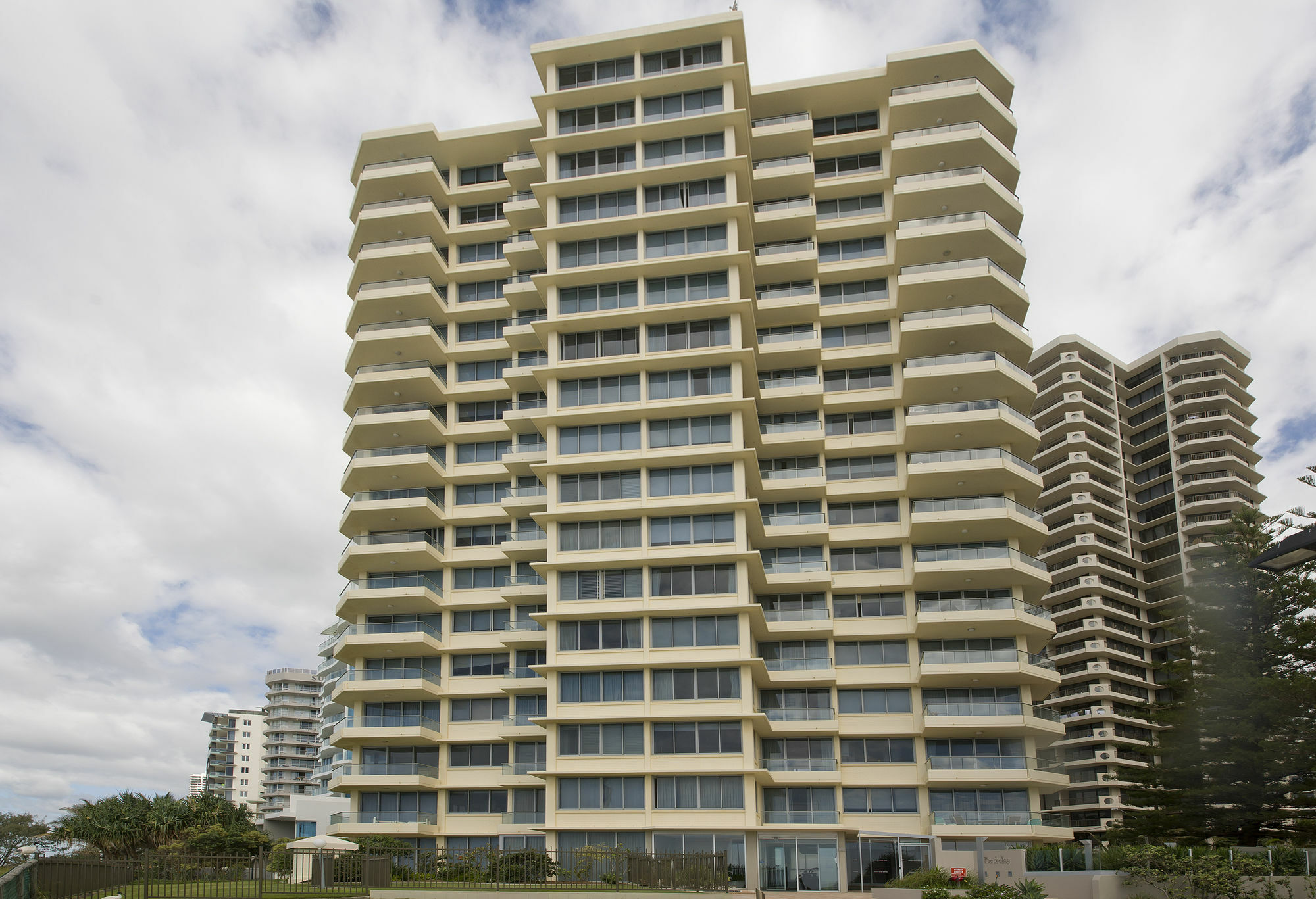 Berkeley on the Beach Gold Coast Exterior foto